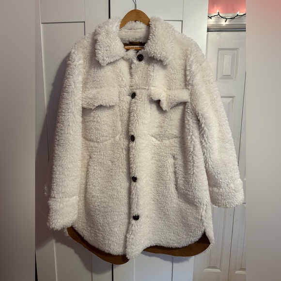 Free People oversized faux fur teddy jacket. Size Large. Worn once. - Picture 1 of 13